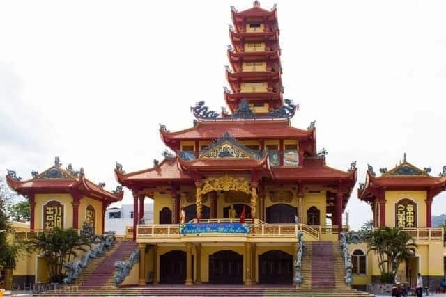 Du lịch tự túc Quy Nhơn, viếng chùa Long Khánh và tour Kỳ Co - Eo Gió (Ảnh: Internet).
