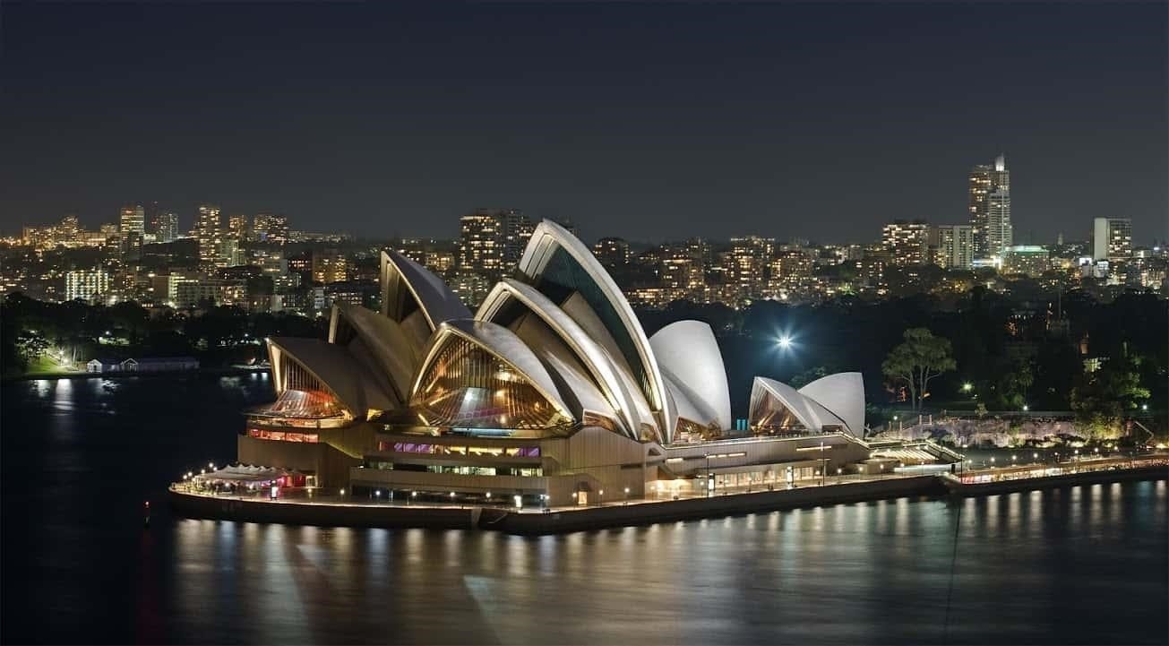 2. Ghé thăm Nhà hát Opera Sydney trên đường đến Sydney.