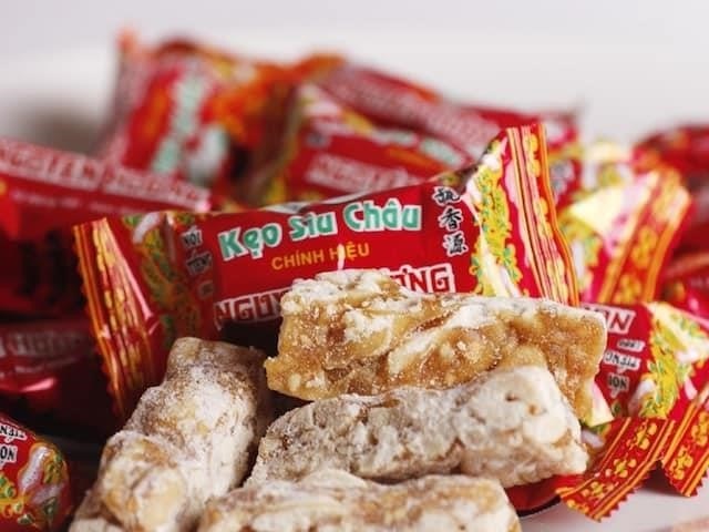Kẹo Sìu Châu là một món ăn truyền thống đặc sản của thành phố Sìu Châu, với hương vị độc đáo và hấp dẫn.