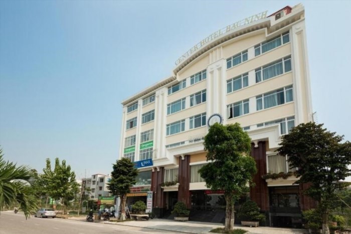 Khách sạn Center Bắc Ninh là một khách sạn sang trọng và tiện nghi, được tọa lạc ở trung tâm thành phố Bắc Ninh. Với kiến trúc hiện đại và dịch vụ chuyên nghiệp, khách sạn đã trở thành điểm đến lý tưởng cho du khách và người đi công tác.